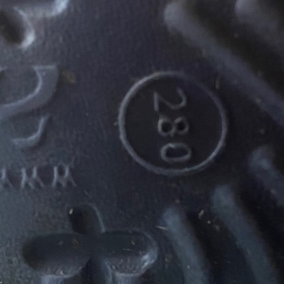 Amoji Shoes - Picture 4 of 6